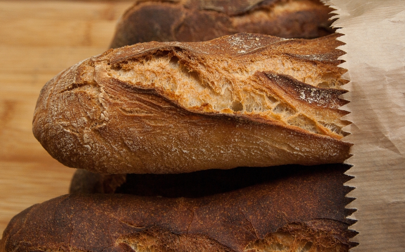 boulangerie-CONSEGUDES-min_dish-food-baking-cuisine-bread-bakery-399077-pxhere.com